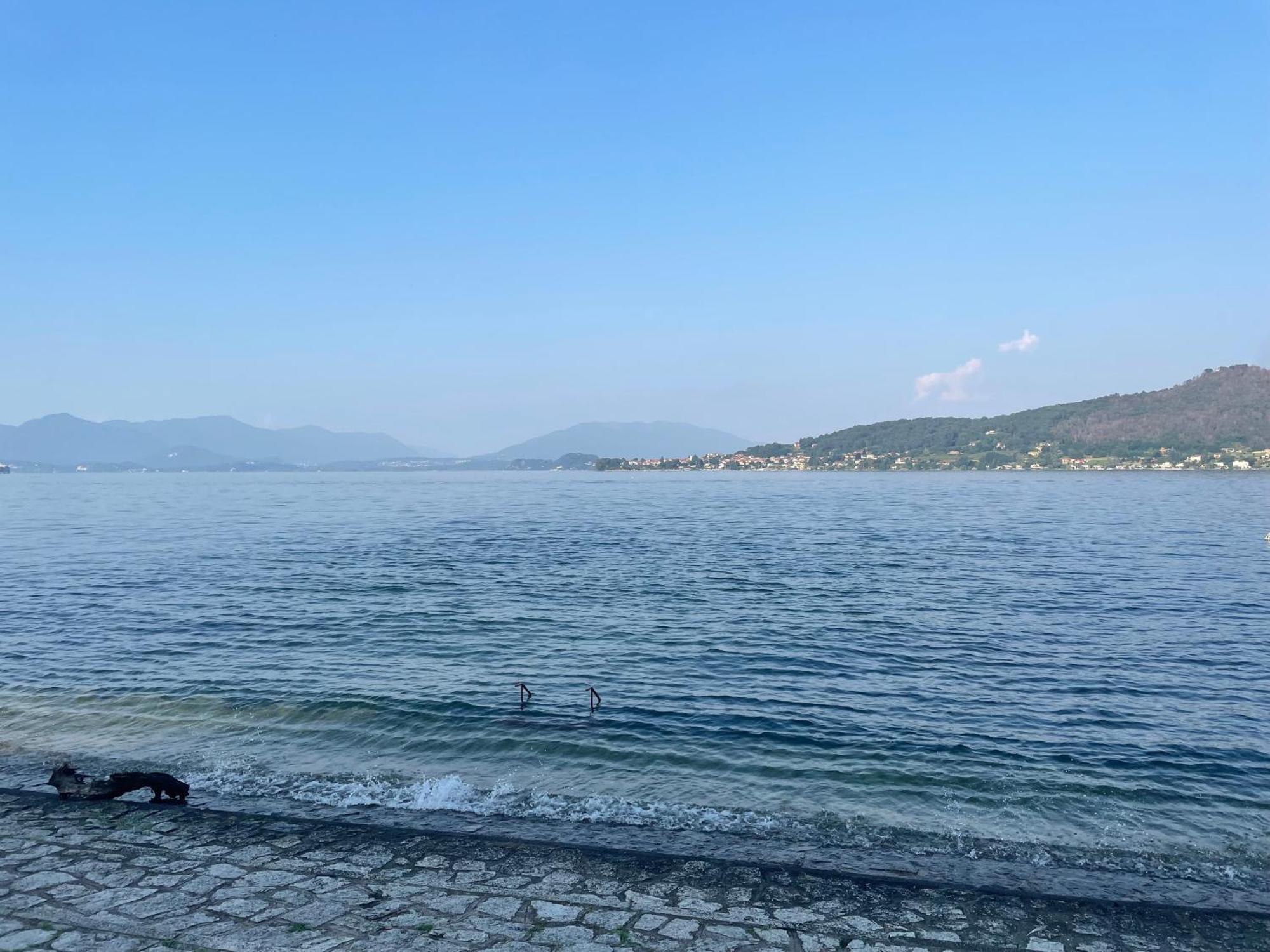 Appartamento Sul Lago - Meina Exterior photo